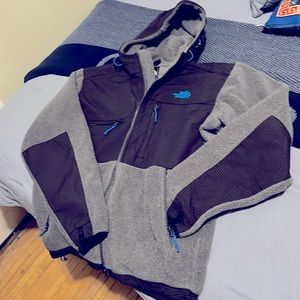 The North Face
Denali Hooded Fleece Jacket - Men's